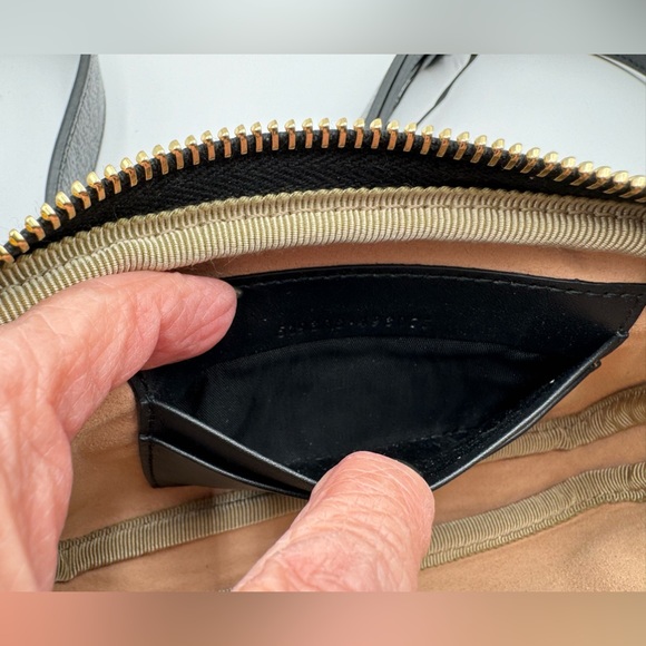 Gucci - Authentic - Red /Black BumBag / Sling / Belt bag - Like New - Picture 6 of 14